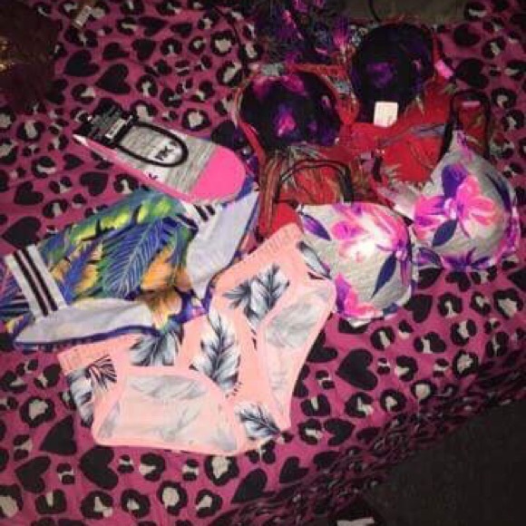 Pink - Picture 4 of 4